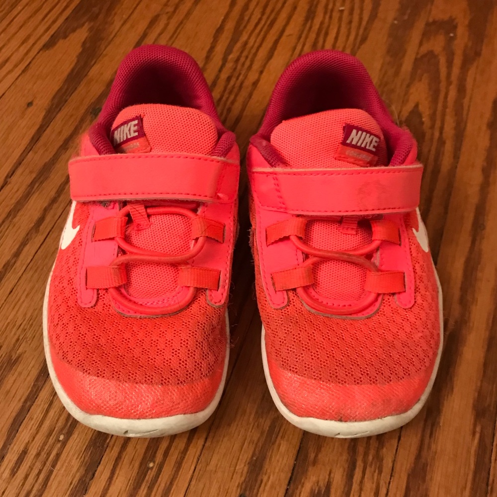 Toddler Girls Nike Sneakers EUC